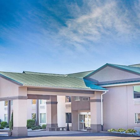 Baymont By Wyndham Bartonsville Poconos Экстерьер фото
